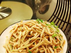 香椿苗拌豆油皮-茶叁酒肆·楚味江湖(菱角湖店)