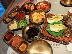 -草家酱蟹炭火烤肉店(珲春南路一店)