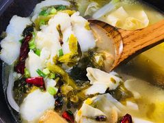 -周鱼小馆石锅酸菜鱼(活力汇店)