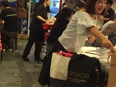 大堂-鲜入围煮花胶鸡海鲜火锅