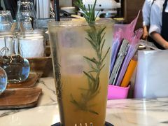 -ROAST coffee & eatery