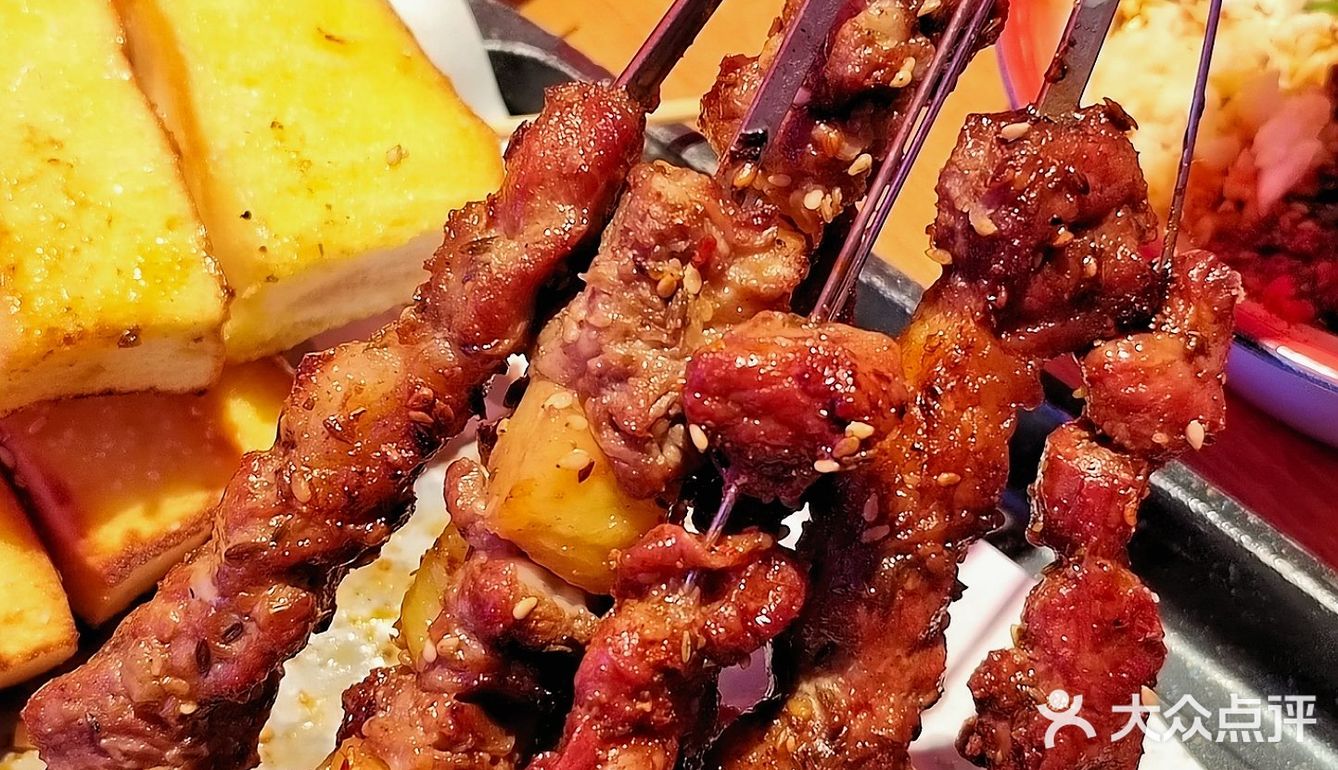 聚点串吧 | 五角场夜宵新据点！这家烤串超正！😍
