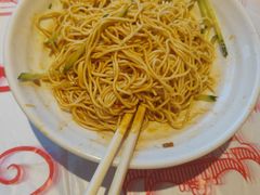 -肥肥虾庄·金牌油焖大虾(汉街SKP店)
