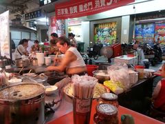 -六合夜市