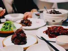 毛蟹炒年糕-屋里厢上海菜馆