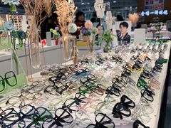 -宏宇眼镜蔡司依视路折扣店(兆佳眼镜城店)