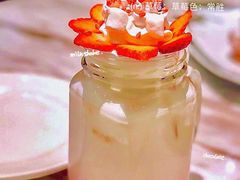 草莓伯爵欧蕾-Dazzling Cafe 蜜糖吐司专卖店