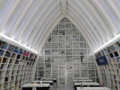 -钟书阁(松江泰晤士小镇店)