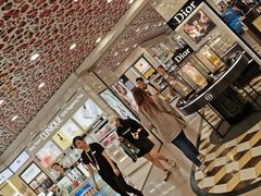 -日上免税行(浦东机场五店)