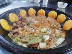 -粘豆包柴火铁锅炖