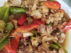 -华龙特色大骨鸡农家菜馆