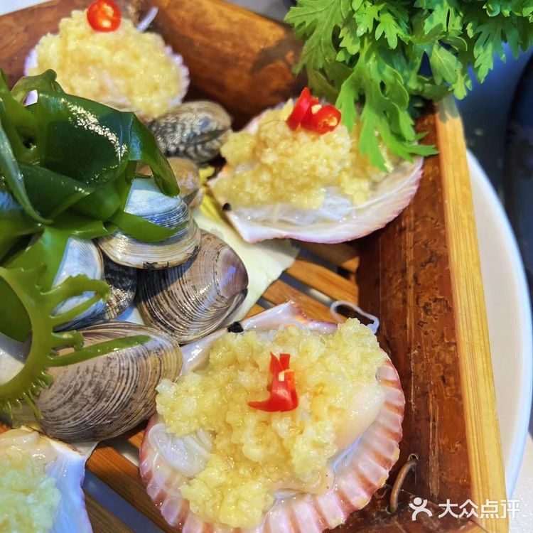 定西路人气尚蒸燚蒸汽海鲜，黄金面包蟹回味无穷