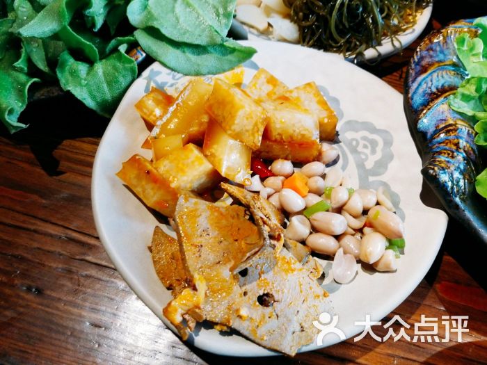 东巴人鱼豆花火锅(抚松路店)凉拌菜图片 - 第1张