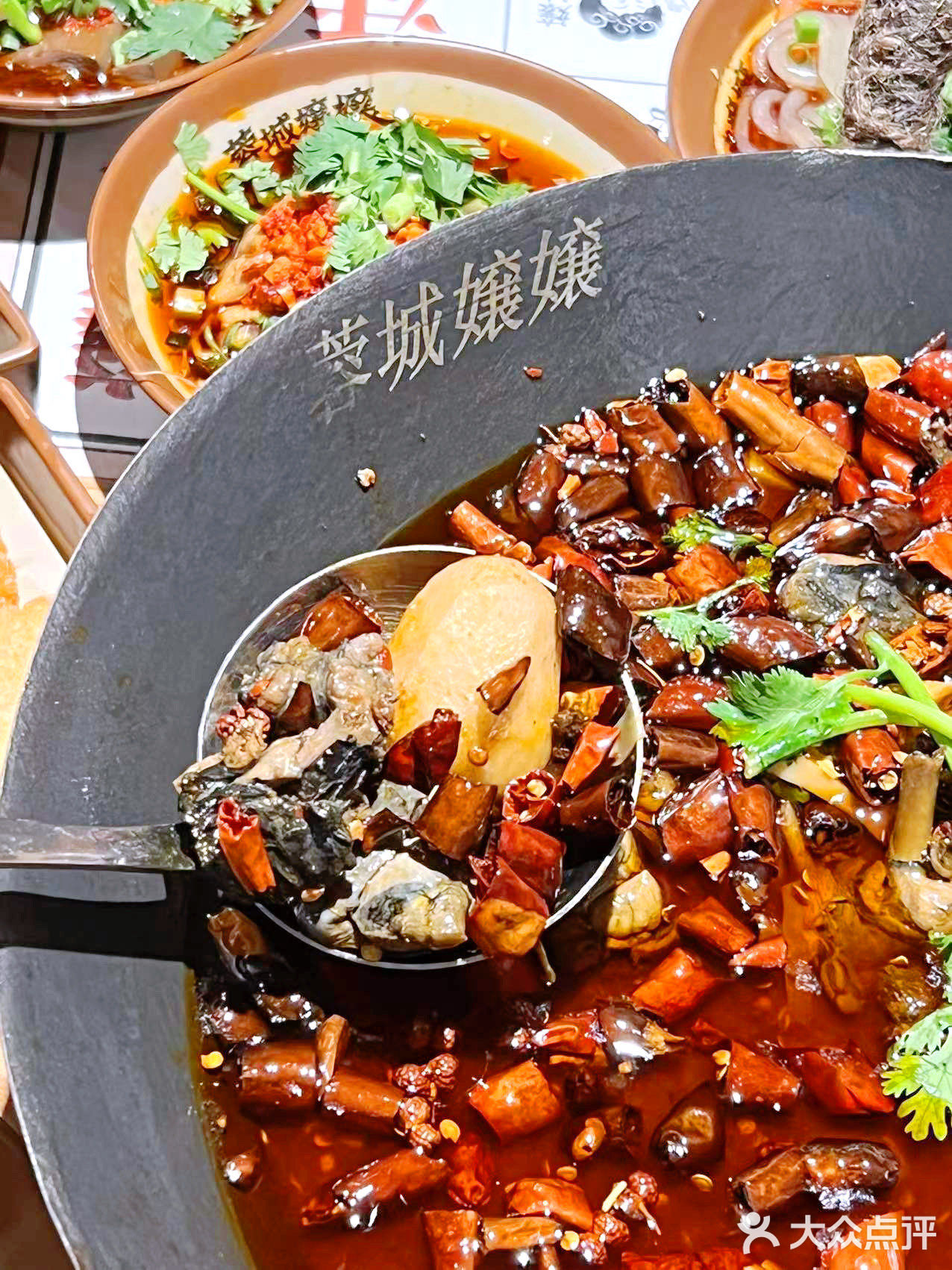 火🔥辣辣的四川芋儿鸡🐔｜“蓉城嬢嬢”苏州首店开来凤凰街啦！