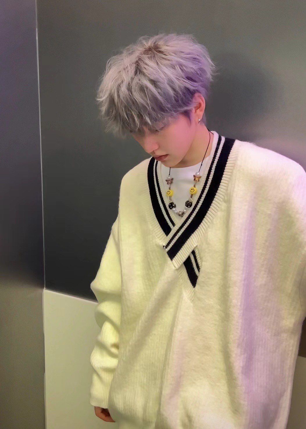 换个发色过新年#灰色发色 #银色头发 #氛围感发色 #男生染发 #男生