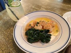 煎带子配黄油菠菜-羽深肉铺 Steak & Wine