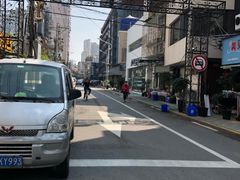 -溪岸路花鸟市场