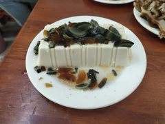 皮蛋豆腐-宝瑞门钉肉饼店