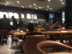 大堂-星巴克臻选(莘庄仲盛店)