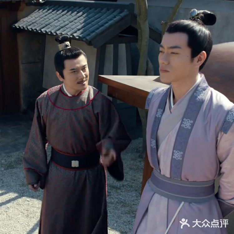 露出遇火即爆炸的石脂水