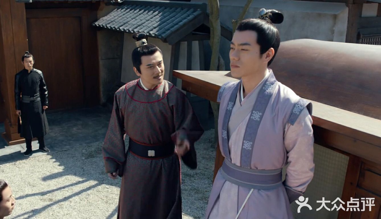 露出遇火即爆炸的石脂水