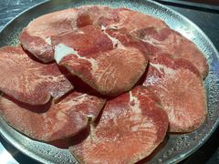 牛舌-马路牙子地桌烤肉(工体店)