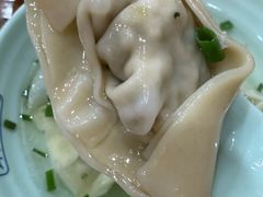 特色荠菜肉馄饨-潘国仙耳光馄饨(黄家阙路店)