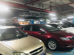 -万象城-停车场