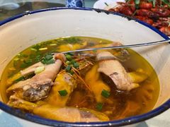 松茸炖土鸡汤-蔡阿水羊肉店