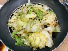 干锅包菜-老妈私房鱼头(欧洲城店)