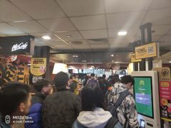 等位区-麦当劳(宾水西道店)