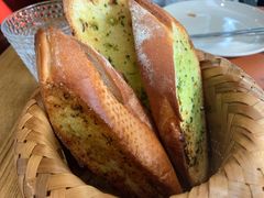 餐前面包Bread-Golden Lily河内巴黎法越料理餐厅(建国西路店)