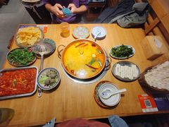 -洱火云南酸菜牛肉火锅(石景山当代商城店)