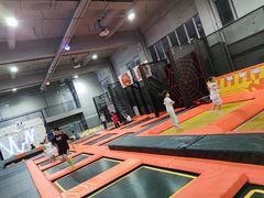 -嗨翻Hi-Fun竞技主题乐园·蹦床亲子生日轰趴(国光1937店)