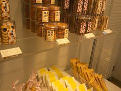 -好利来(青年宫店)