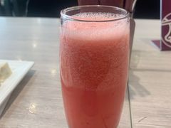 鲜榨西瓜汁-康师傅私房牛肉面(马泉营奥莱店)