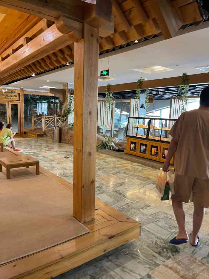 爱江山温泉(凌奥店)-"交通方便,位置好找.平日去的,比较清静.