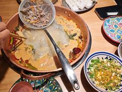 -洱火云南酸菜牛肉火锅(石景山当代商城店)