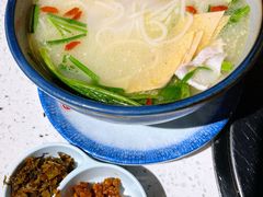 过桥米线-云尊府蒸汽石锅鱼云南菜(龙旗店)