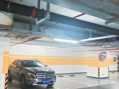 -前滩太古里木区停车场