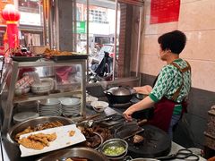 -松树干拌面店