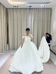 -禕·愫白婚纱商店