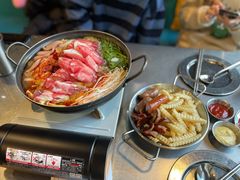 部队锅-MI WU FACTORY米屋美食工厂餐厅(绿地店)