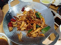 -关东小磨东北菜(上海长风大悦城店)