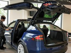 -TESLA 特斯拉(上海太古汇体验店)