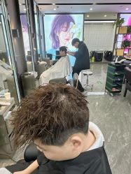 -藤野造型烫染·漂发