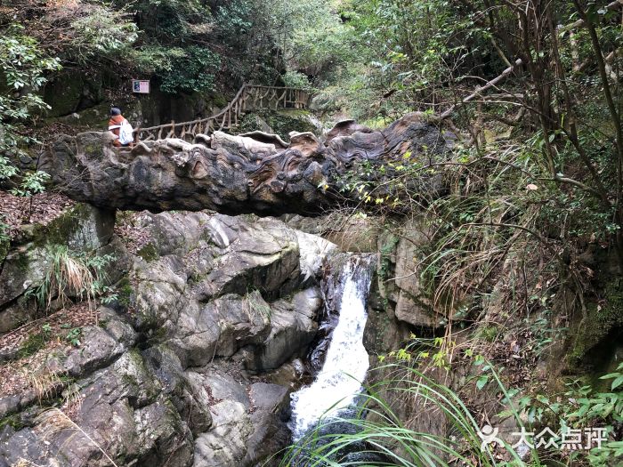 篁岭石门峡图片
