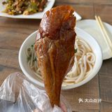 -一整个烧鹅腿，看了都流口水🤤-