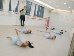 -芳菲舞蹈(杨莲路店)