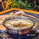 在川师大门口发现了这家仿佛走进农家四合小院的柴火鸡